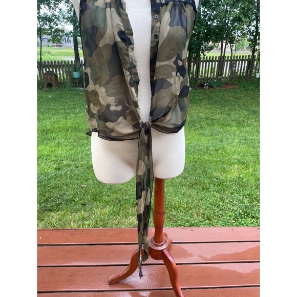 Camouflage Sleeveless Button Front Tie Top W/ Lace Accent Size 16 By Brooke - Picture 9 of 10